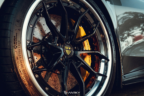 Фото дисков Anrky AN31 Черный глянец на Chevrolet Corvette C8