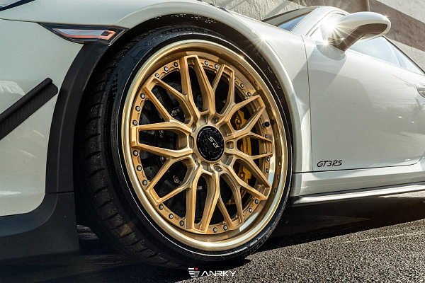 Фото дисков Anrky RS1 Сатиновое золото на Porsche 911 VII