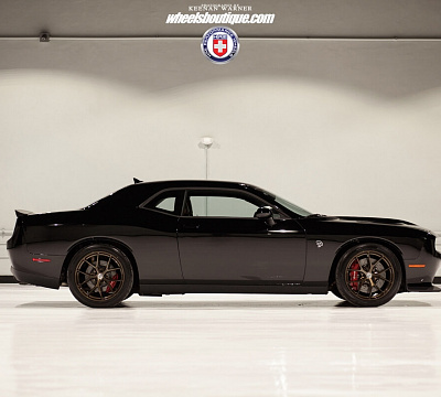 Фото дисков HRE P101 на Dodge Challenger III