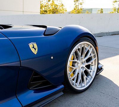 Фото дисков Anrky AN30 на Ferrari 812