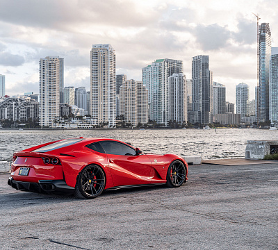 Фото дисков Vossen S17-06 на Ferrari 812