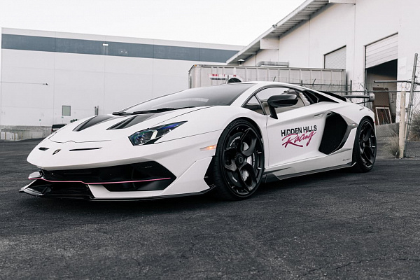 Фото дисков Brixton Forged NC01-R Серебро на Lamborghini Aventador