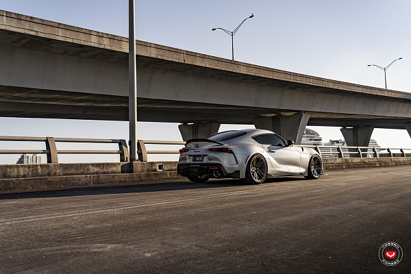 Фото дисков Vossen M-X6 Сатиновая бронза на Toyota Supra A90