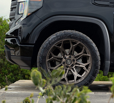 Фото дисков 4PLAY 4P83 на GMC Sierra IV