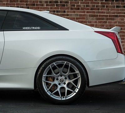 Фото дисков HRE FF01 на Cadillac ATS