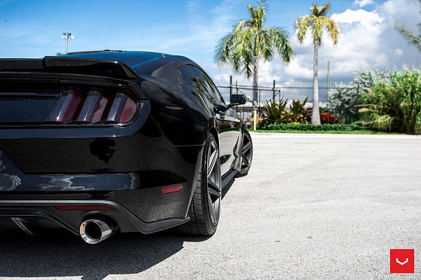 Фото дисков Vossen CV5 Сатиновый графит на Ford Mustang VI