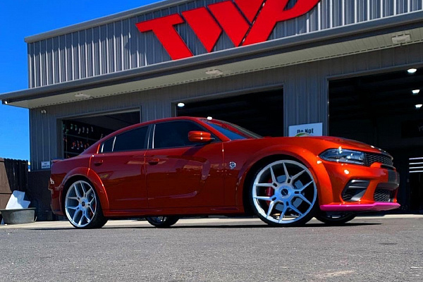 Фото дисков Giovanna Haleb Серебро на Dodge Charger VII