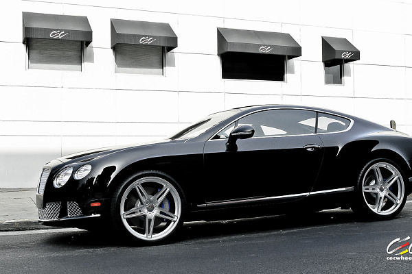 Фото дисков CEC C881 Глянцевый лак на Bentley Continental GT II