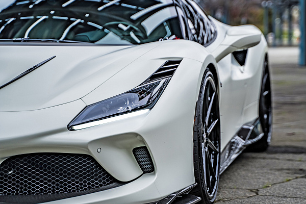 Фото дисков Strasse Wheels SV10 Deep Concave FS Черный глянец на Ferrari SF90