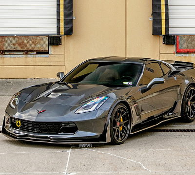 Фото дисков Strasse Wheels SM5RT Deep Concave FS на Chevrolet Corvette C7