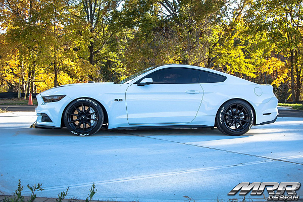 Фото дисков MRR M350 Черный глянец на Ford Mustang VI