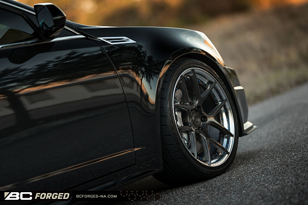Фото дисков BC Forged HCS02 Глянцевый темный лак на Cadillac CTS II