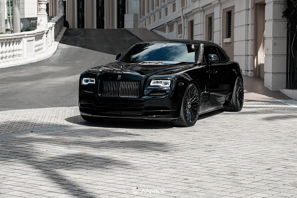 Фото дисков Anrky RF-140 Черный глянец на Rolls-Royce Wraith
