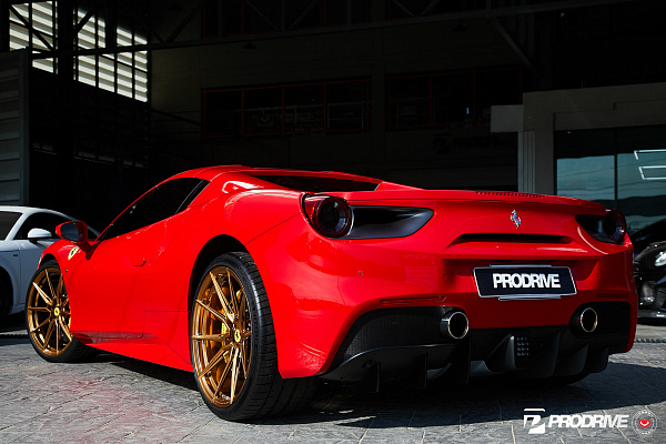 Фото дисков Vossen EVO-2R Глянцевое темное золото на Ferrari 488