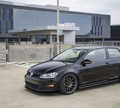 Фото дисков Rotiform BLQ на Volkswagen Golf VII