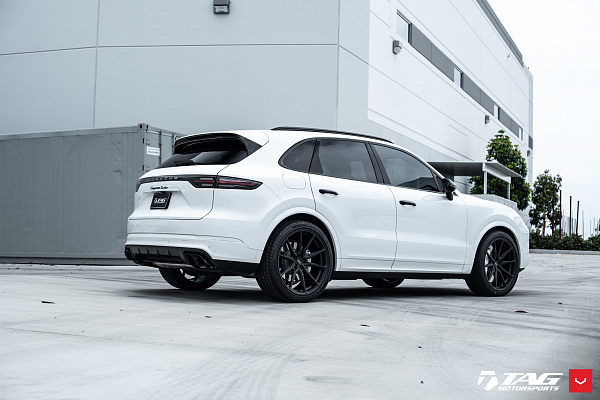 Фото дисков Vossen HF-3 Черный сатин на Porsche Cayenne III