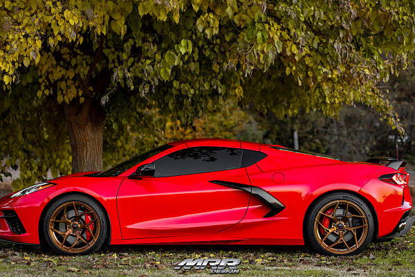 Фото дисков MRR F10 Глянцевая медь на Chevrolet Corvette C8
