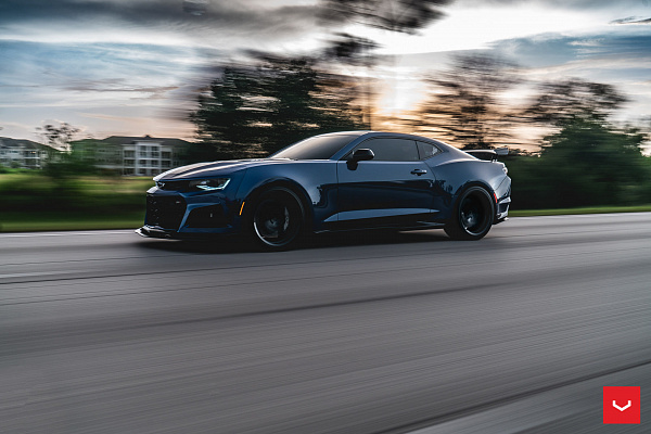 Фото дисков Vossen HF-5 Черный глянец на Chevrolet Camaro VI