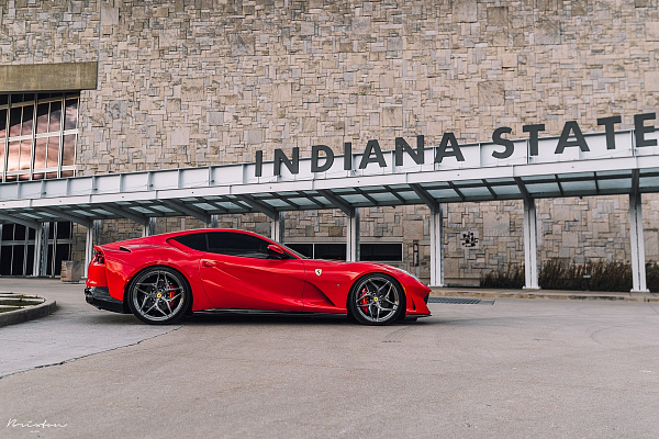 Фото дисков Brixton Forged PF5 Глянцевый темный лак на Ferrari 812