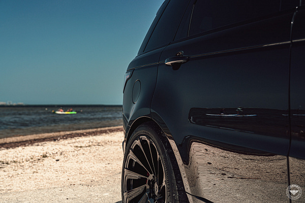 Фото дисков Vossen UV-3 Черный глянец на Range Rover Sport II