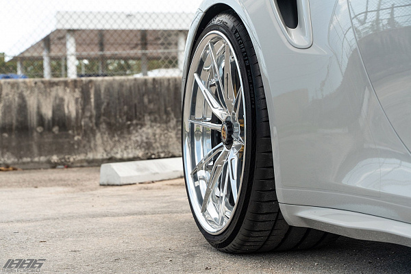 Фото дисков 1886 Wheels G010 Полированный лак на Porsche 911 VIII