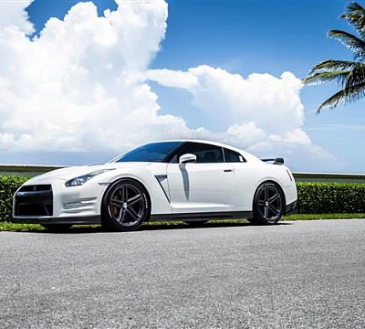 Фото дисков Vossen VFS-5 на Nissan GT-R