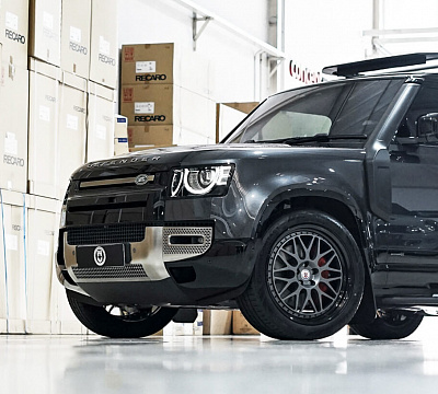 Фото дисков HRE 300 на Land Rover Defender II