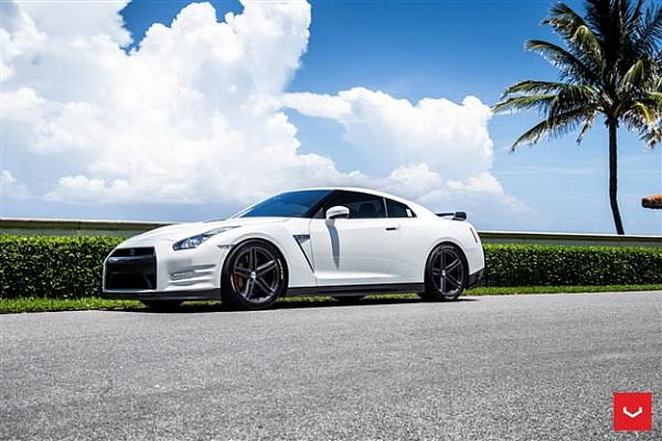 Nissan GT-R
