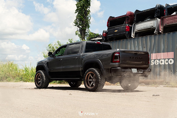 Фото дисков Anrky AN36-S Черный глянец на Ram 1500 V