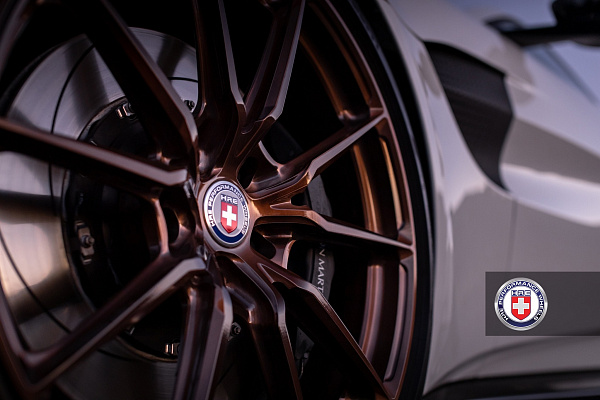 Фото дисков HRE P104SC Глянцевая темная медь на Aston Martin Vantage 4