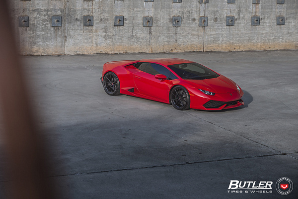 Фото дисков Vossen M-X2 Черный глянец на Lamborghini Huracan