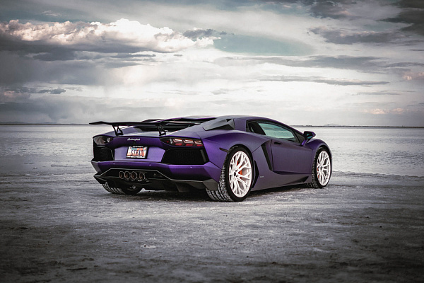 Фото дисков Brixton Forged PF10 Белый глянец на Lamborghini Aventador