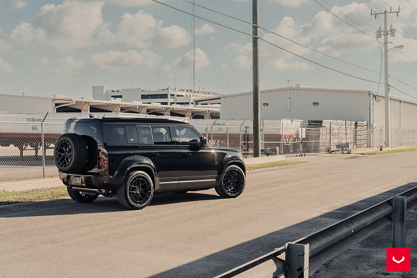 Фото дисков Vossen HFX-1 (5-Lug) Черный глянец на Land Rover Defender II