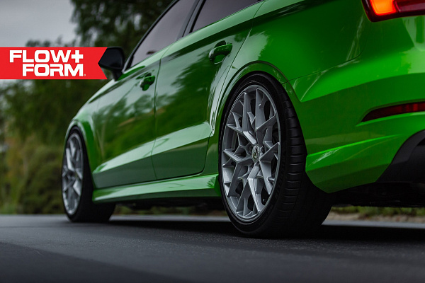 Фото дисков HRE FF10 Серебро на Audi A/S/RS 3 (8V)