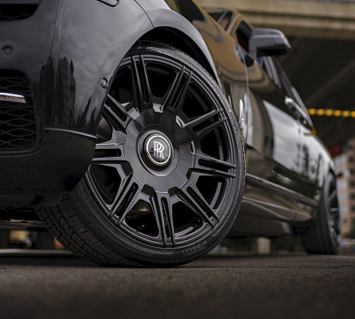 Фото дисков NOVITEC SP2 на Rolls-Royce Cullinan