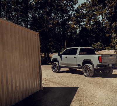 Фото дисков Vossen LCX-03 на GMC Sierra IV