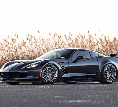 Фото дисков Strasse Wheels SV1 Deep Concave FS на Chevrolet Corvette C7