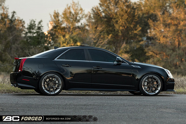 Фото дисков BC Forged HCS02 Глянцевый темный лак на Cadillac CTS II