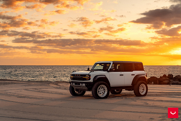Фото дисков Vossen HFX-1 (6-Lug) Серебро на Ford Bronco