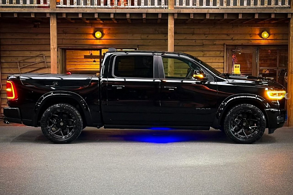 Фото дисков 4PLAY 4P55 Черный глянец на Ram 1500 V