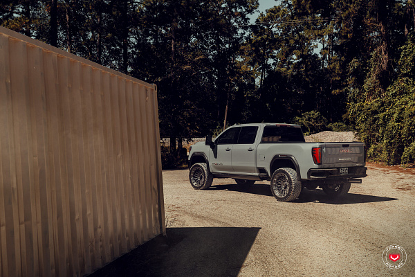 Фото дисков Vossen LCX-03 Глянцевый темный лак на GMC Sierra IV