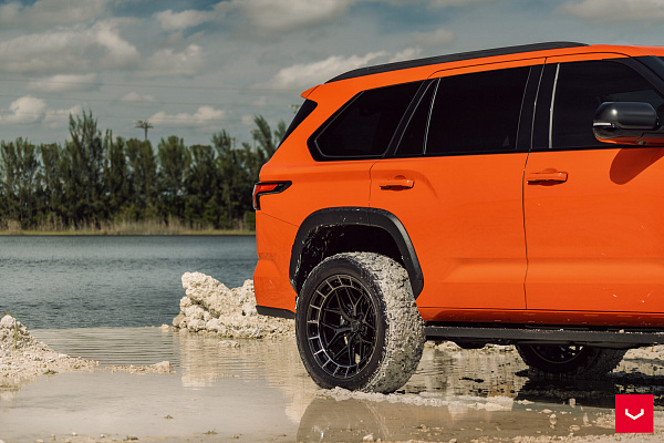 Фото дисков Vossen HFX-1 (6-Lug) Черный глянец на Toyota Sequoia III