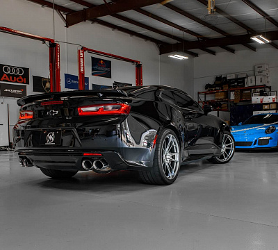 Фото дисков HRE FF04 на Chevrolet Camaro VI