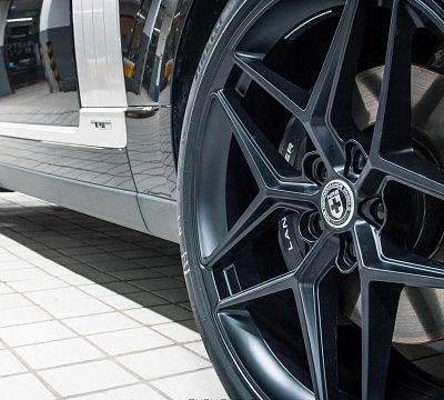 Фото дисков HRE FF11 на Land Rover Range Rover IV
