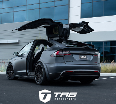 Фото дисков HRE S209H на Tesla Model X