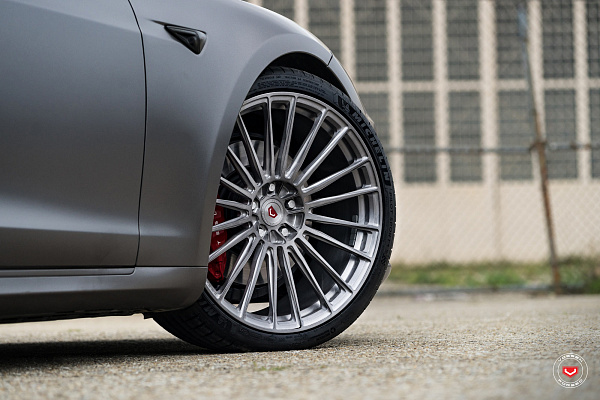 Фото дисков Vossen S17-04 Глянцевый тонированный лак на Tesla Model S