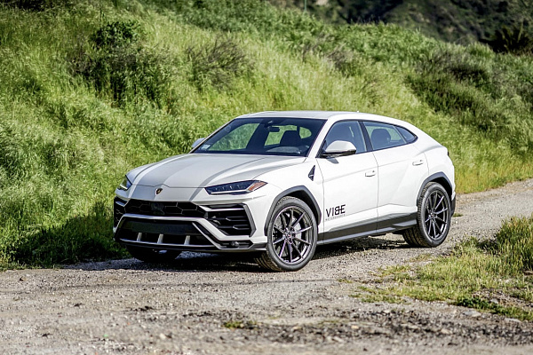 Фото дисков Savini SV-F4 Сатиновый темный лак на Lamborghini Urus