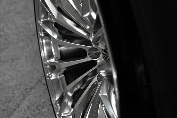 Фото дисков ST Wheels ST11 Полированный лак на Audi Q7 (4M)