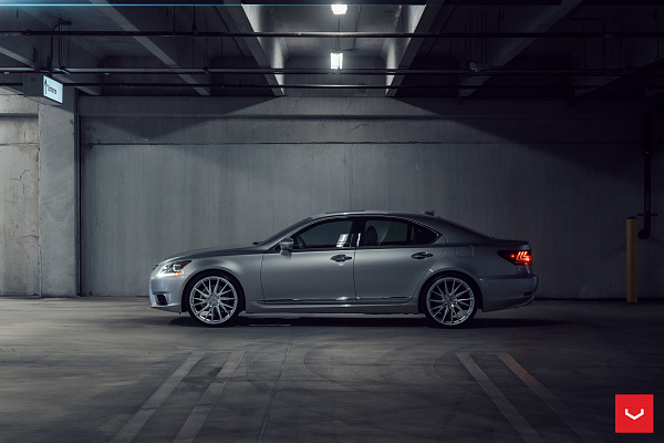 Фото дисков Vossen HF-4T Серебро на Lexus LS IV