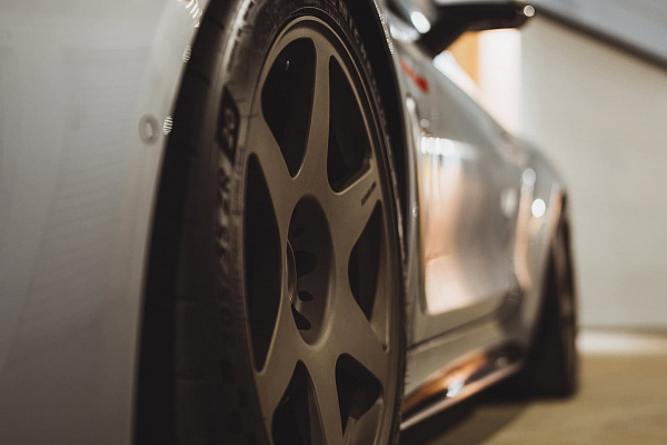 Фото дисков Brixton Forged RS01 Матовый графит на Mercedes-Benz AMG GT II